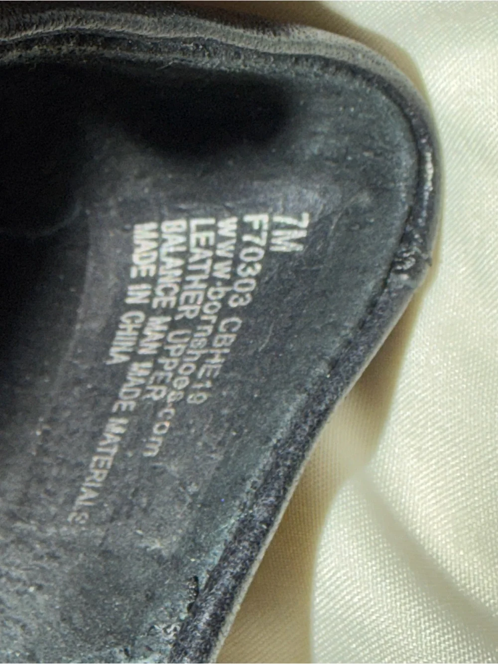 Born Black Leather Mid-Heel‎ Classic Pumps